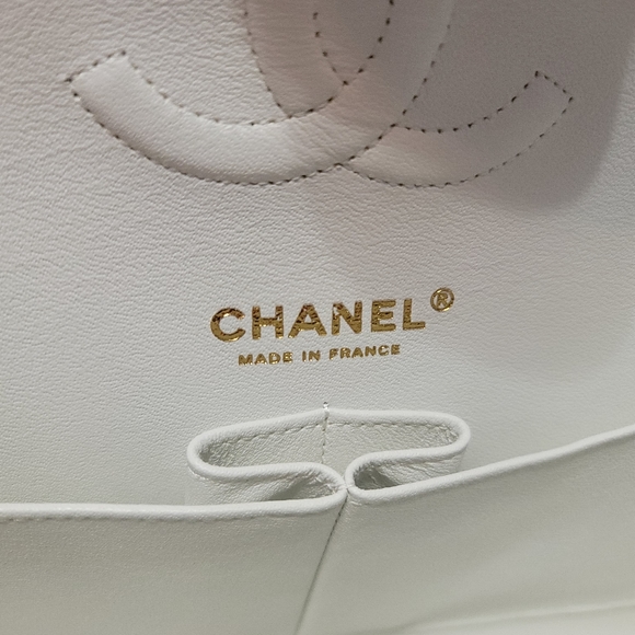 CHANEL RUNWAY CLASSIC Medium Double Flap Bag - Picture 7 of 15